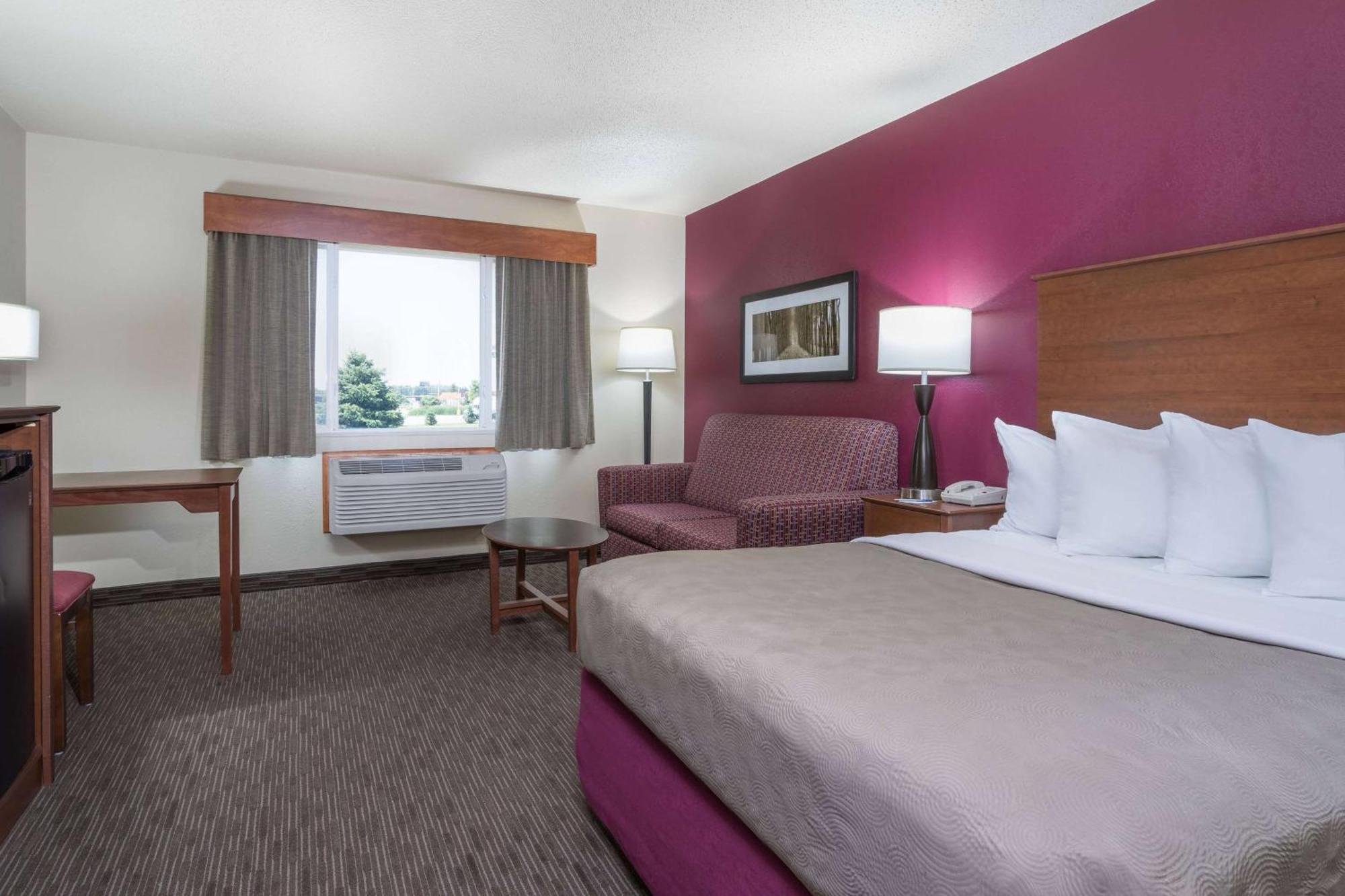 Americinn By Wyndham Baldwin Экстерьер фото