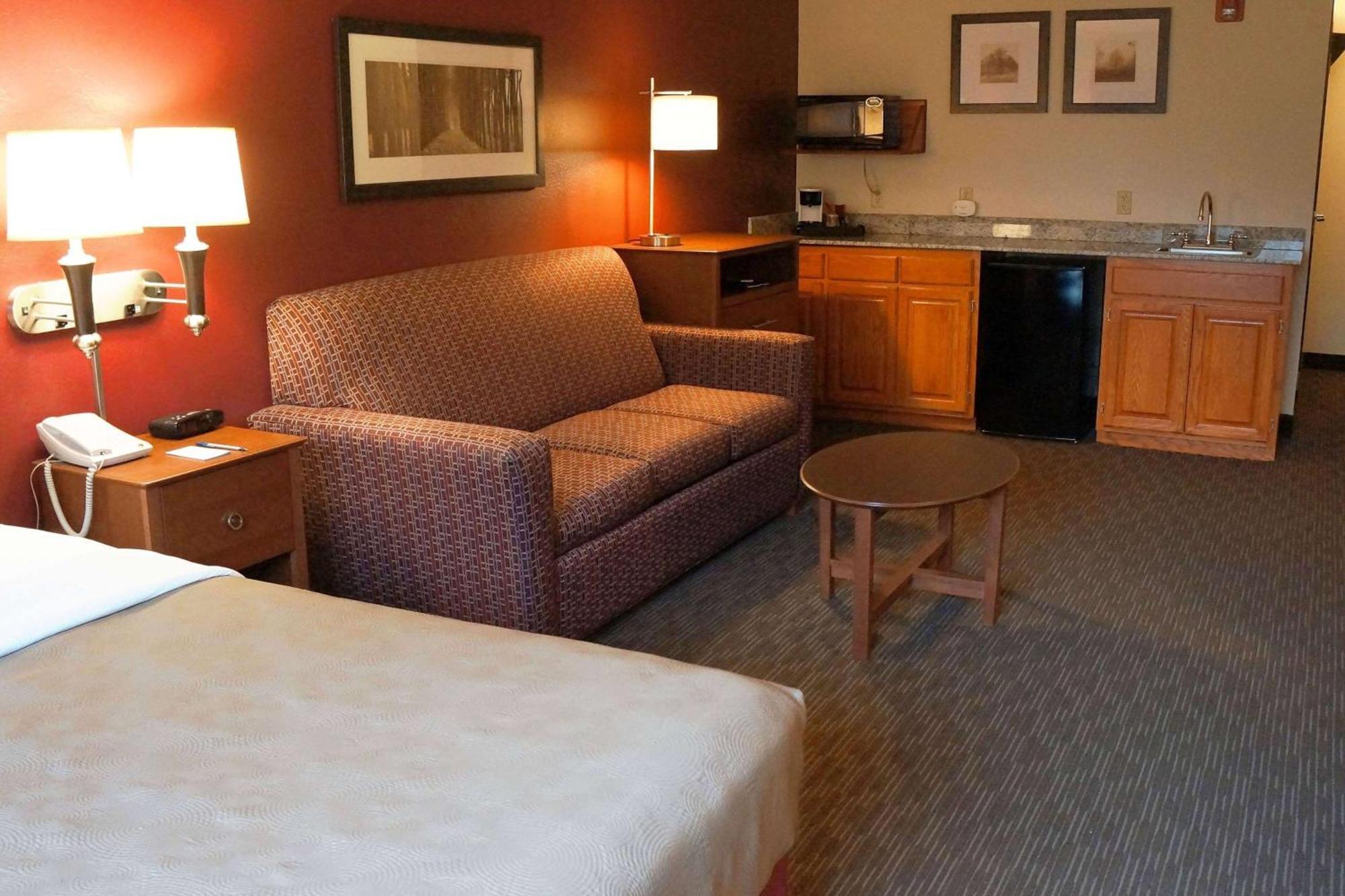 Americinn By Wyndham Baldwin Экстерьер фото