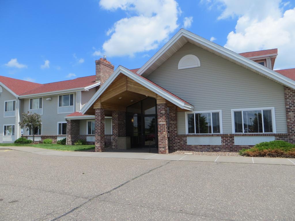 Americinn By Wyndham Baldwin Экстерьер фото