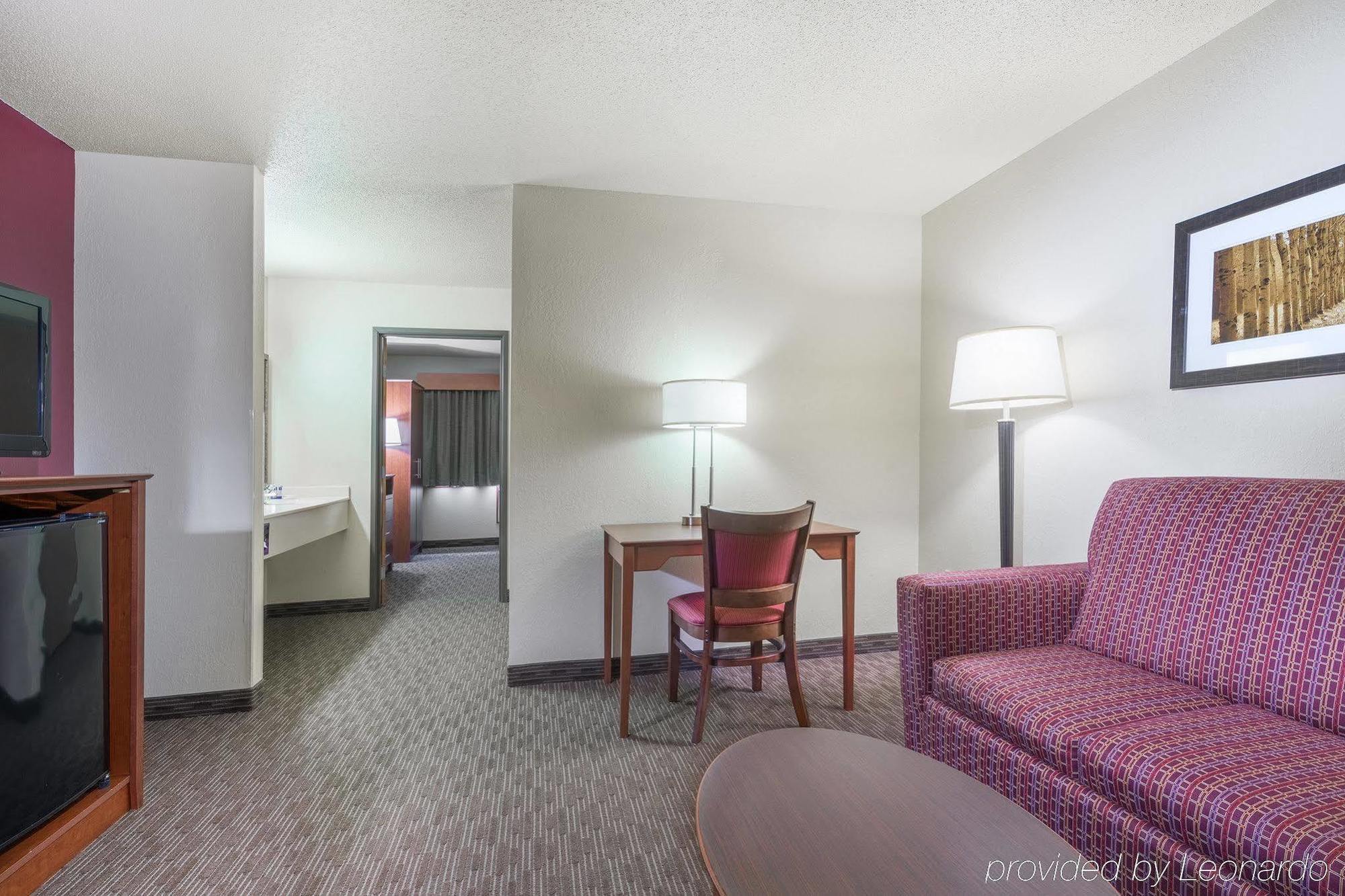 Americinn By Wyndham Baldwin Экстерьер фото