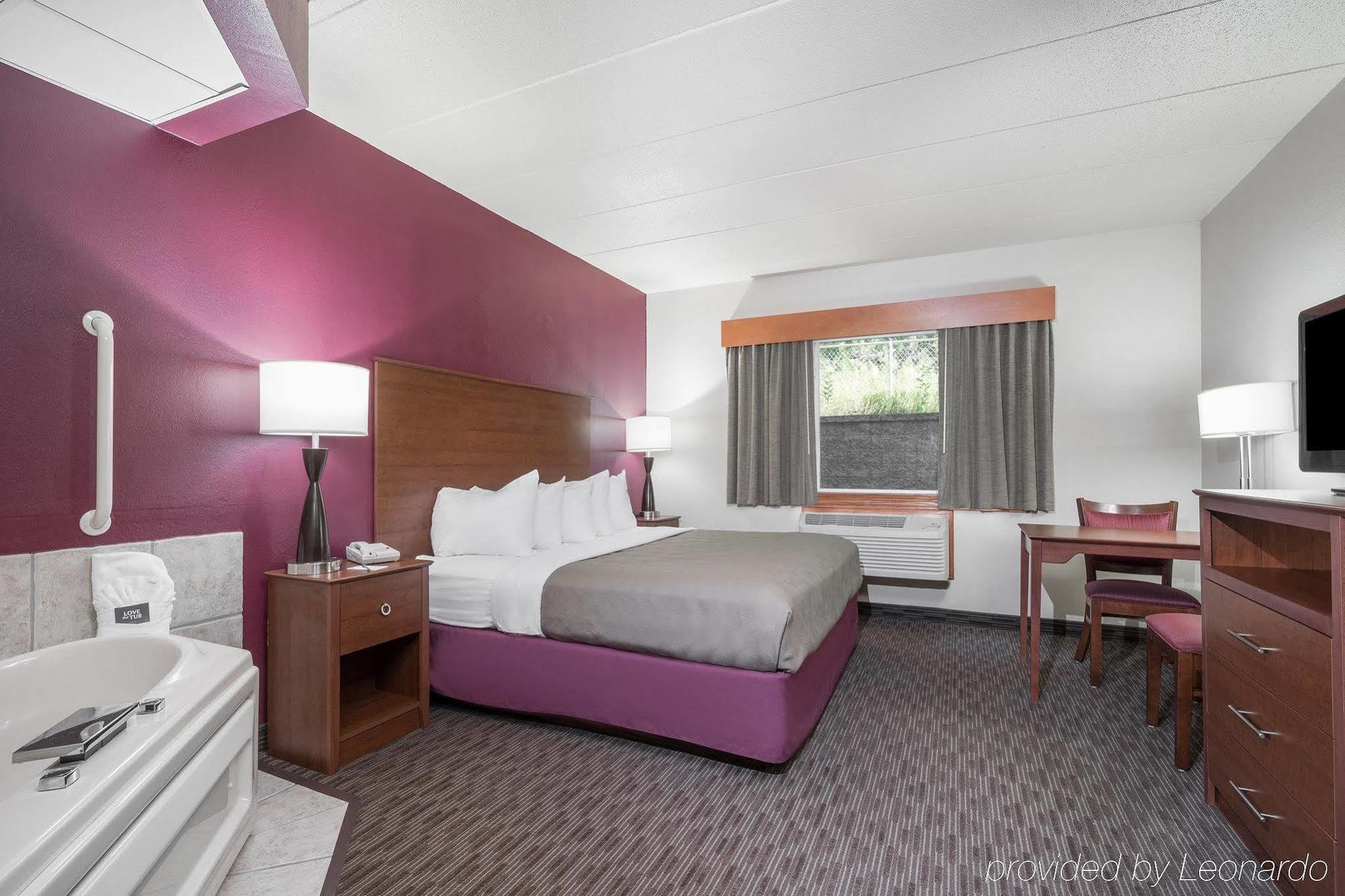 Americinn By Wyndham Baldwin Экстерьер фото