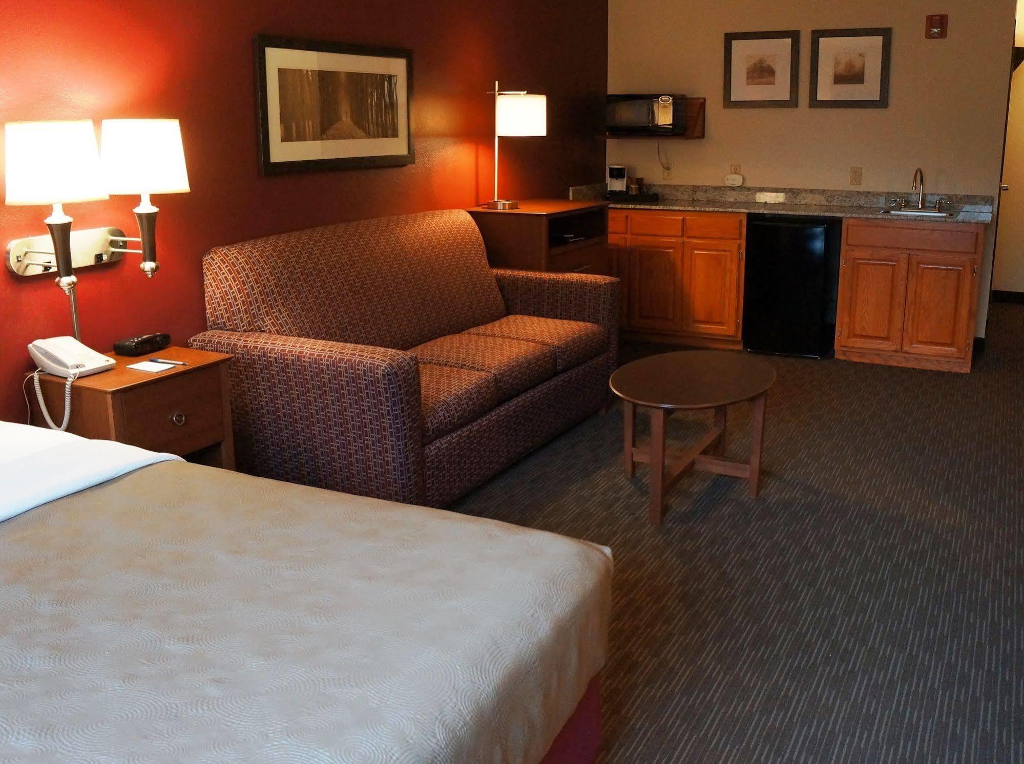 Americinn By Wyndham Baldwin Экстерьер фото